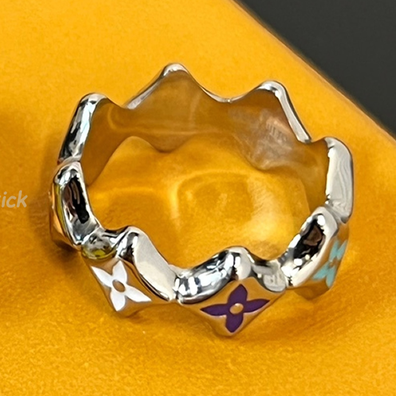 Louis Vuitton Mng Party Set Of 2 Rings Multicolored (10) - www.newkick.vip